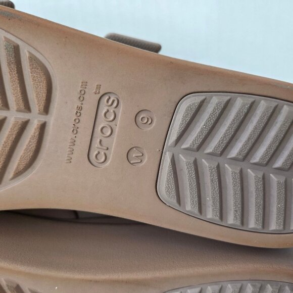 Crocs Sandals Womens 9 Beige Latte Brooklyn Buckle Low Wedge Platform - Picture 13 of 15